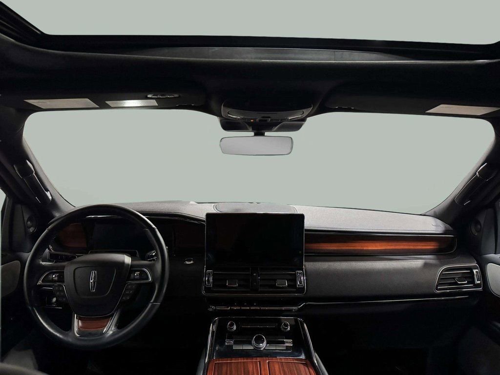 Used 2023 Lincoln Navigator Reserve image 21