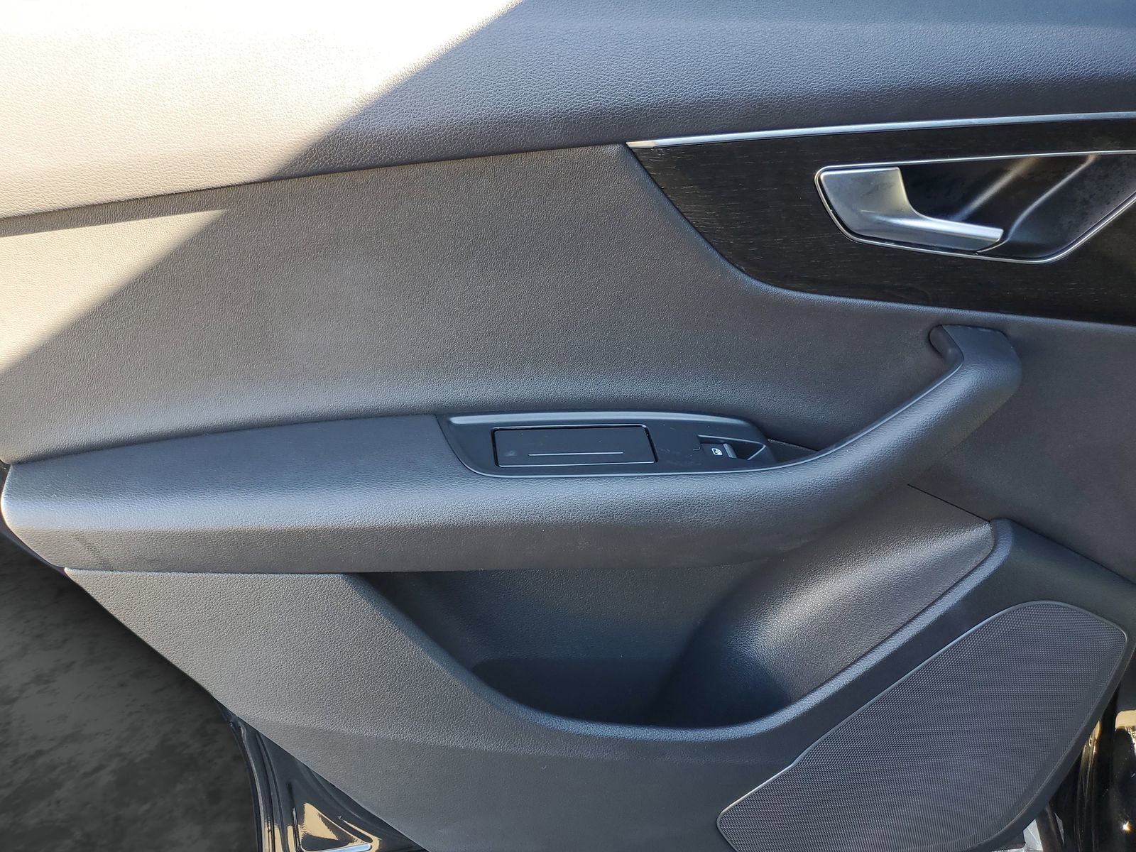 Used 2023 Audi Q7 3.0T Premium w/ Convenience Package image 18