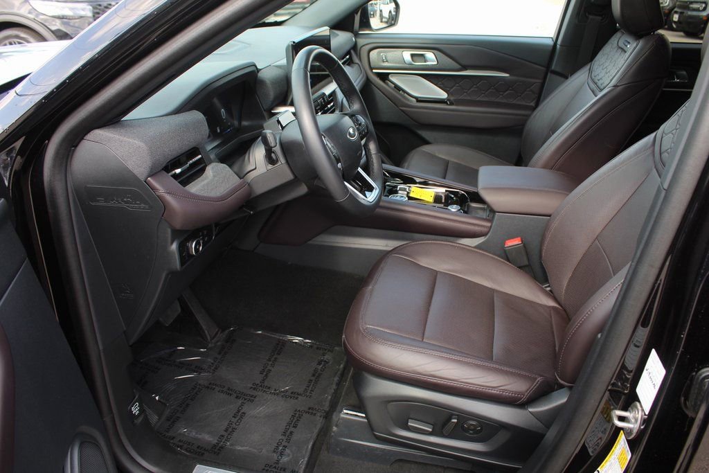 Used 2025 Ford Explorer Platinum w/ LUX Leather Package image 23
