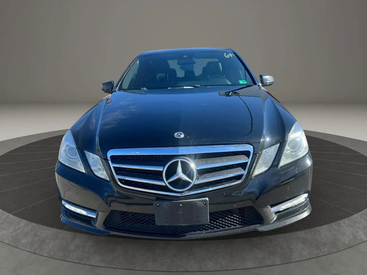 Used 2013 Mercedes-Benz E 550 4MATIC Sedan image 2