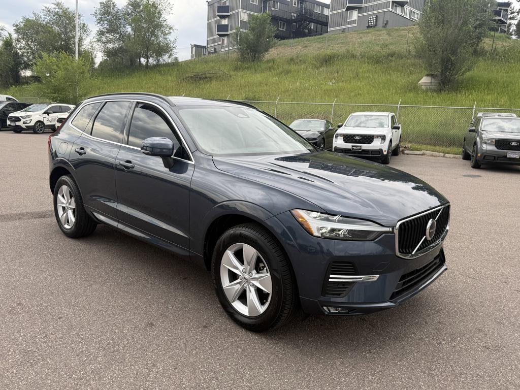Used 2022 Volvo XC60 B5 Momentum