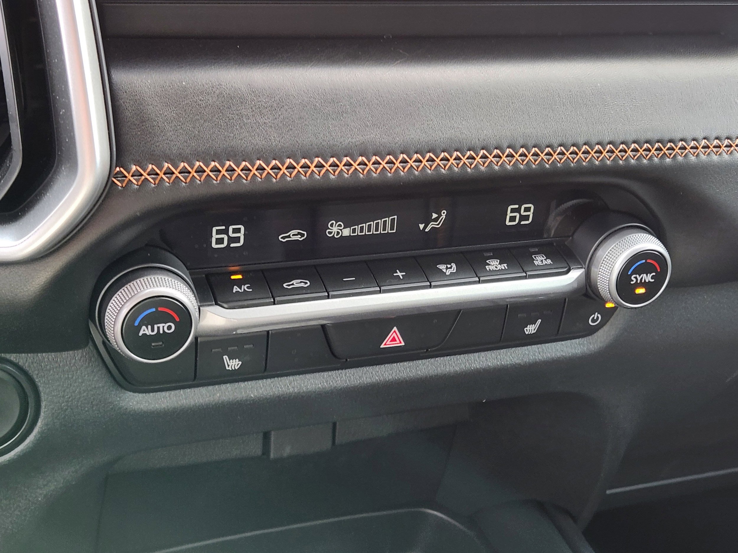 Certified 2025 MAZDA CX-50 AWD 2.5 Hybrid w/ Premium Pkg image 22