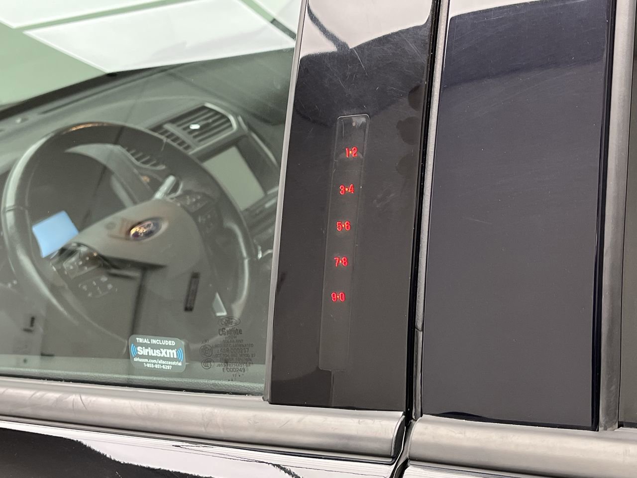Used 2018 Ford Explorer XLT w/ Equipment Group 202A AWD/4WD image 7