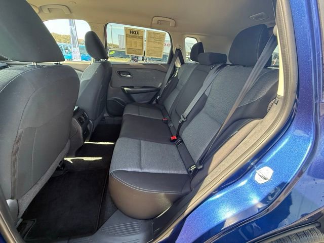 Used 2023 Nissan Rogue SV image 10