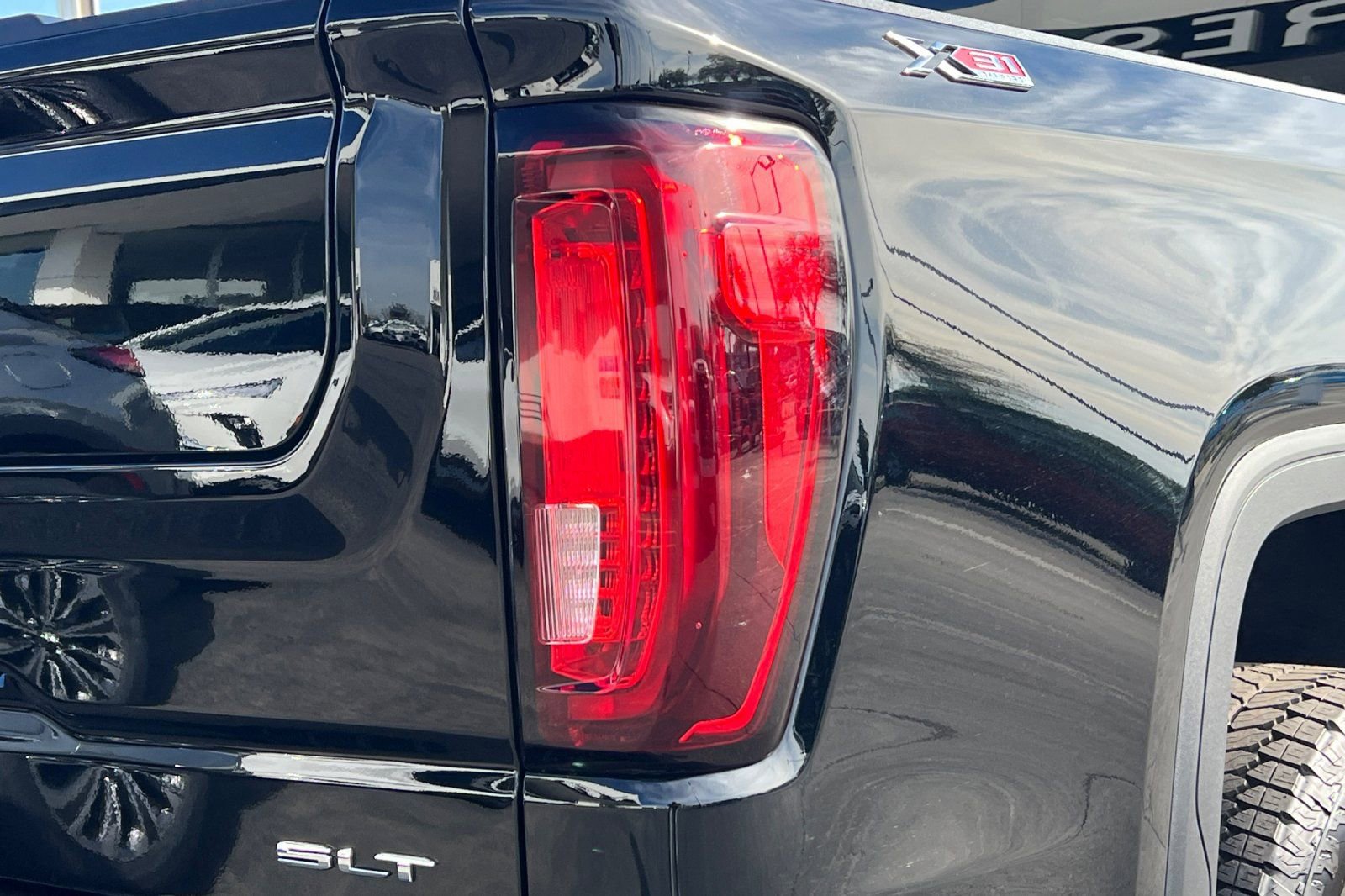 New 2026 GMC Sierra 1500 SLT w/ SLT Premium Plus Package image 7