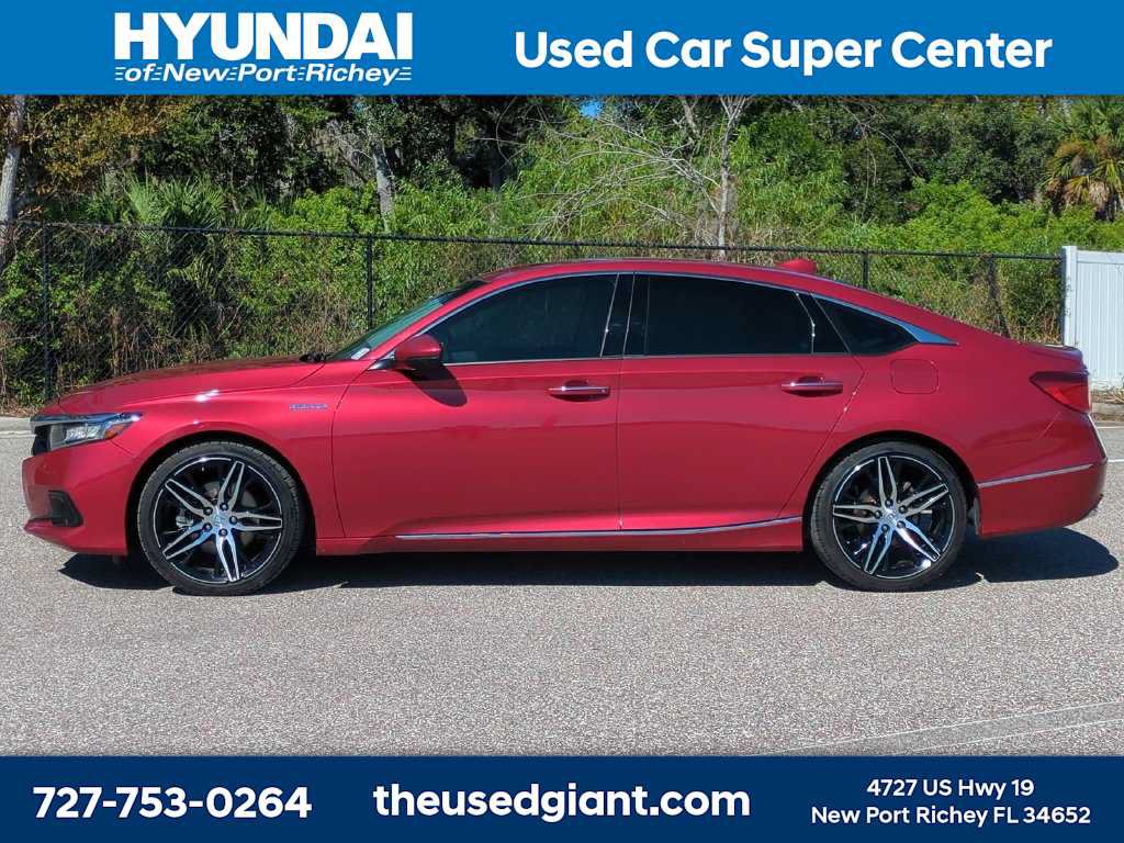 Used 2021 Honda Accord Touring image 2