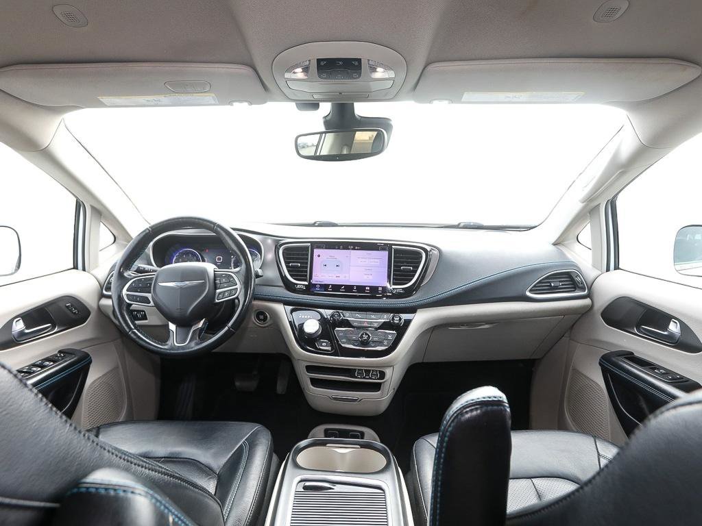 Used 2021 Chrysler Pacifica Touring-L image 24