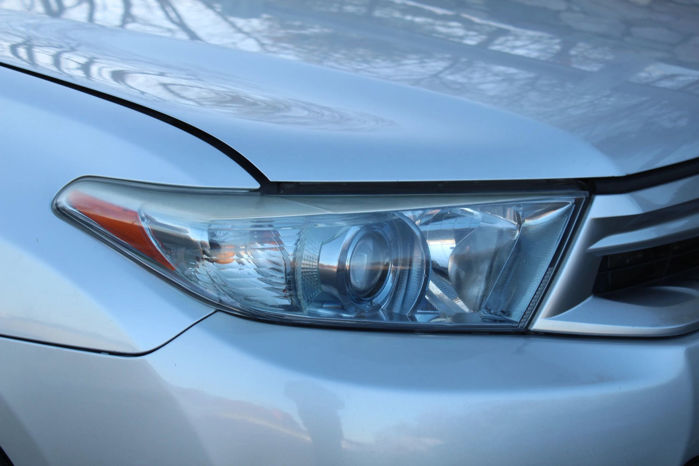 Used 2011 Toyota Highlander Hybrid w/ Cold Weather Pkg image 36