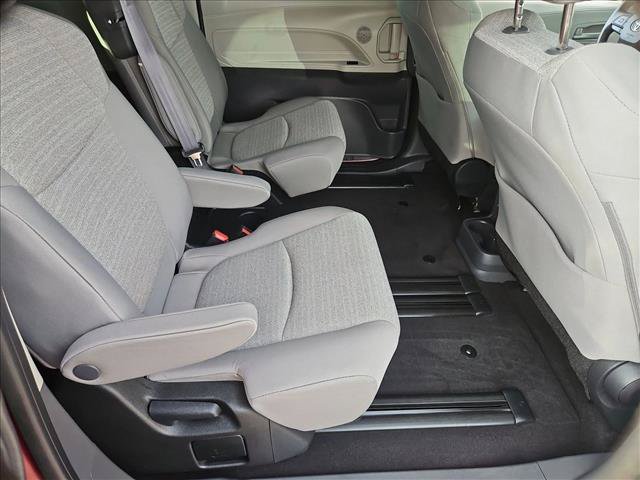 Used 2023 Toyota Sienna LE FWD image 25