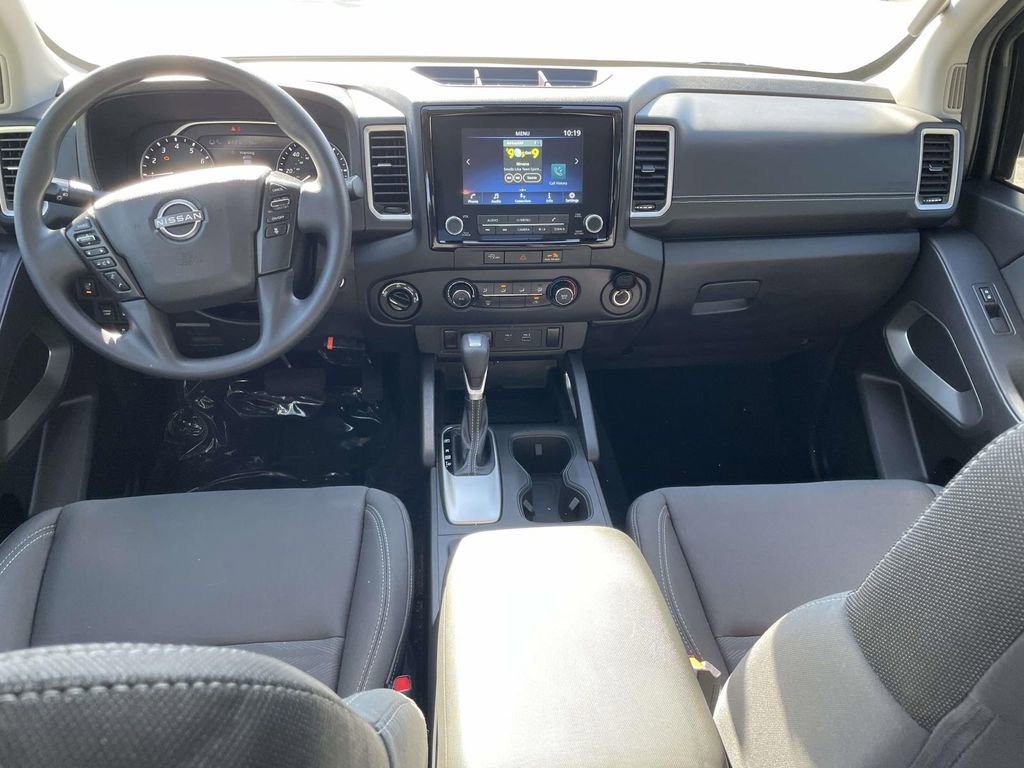 Used 2024 Nissan Frontier SV w/ Technology Package image 12