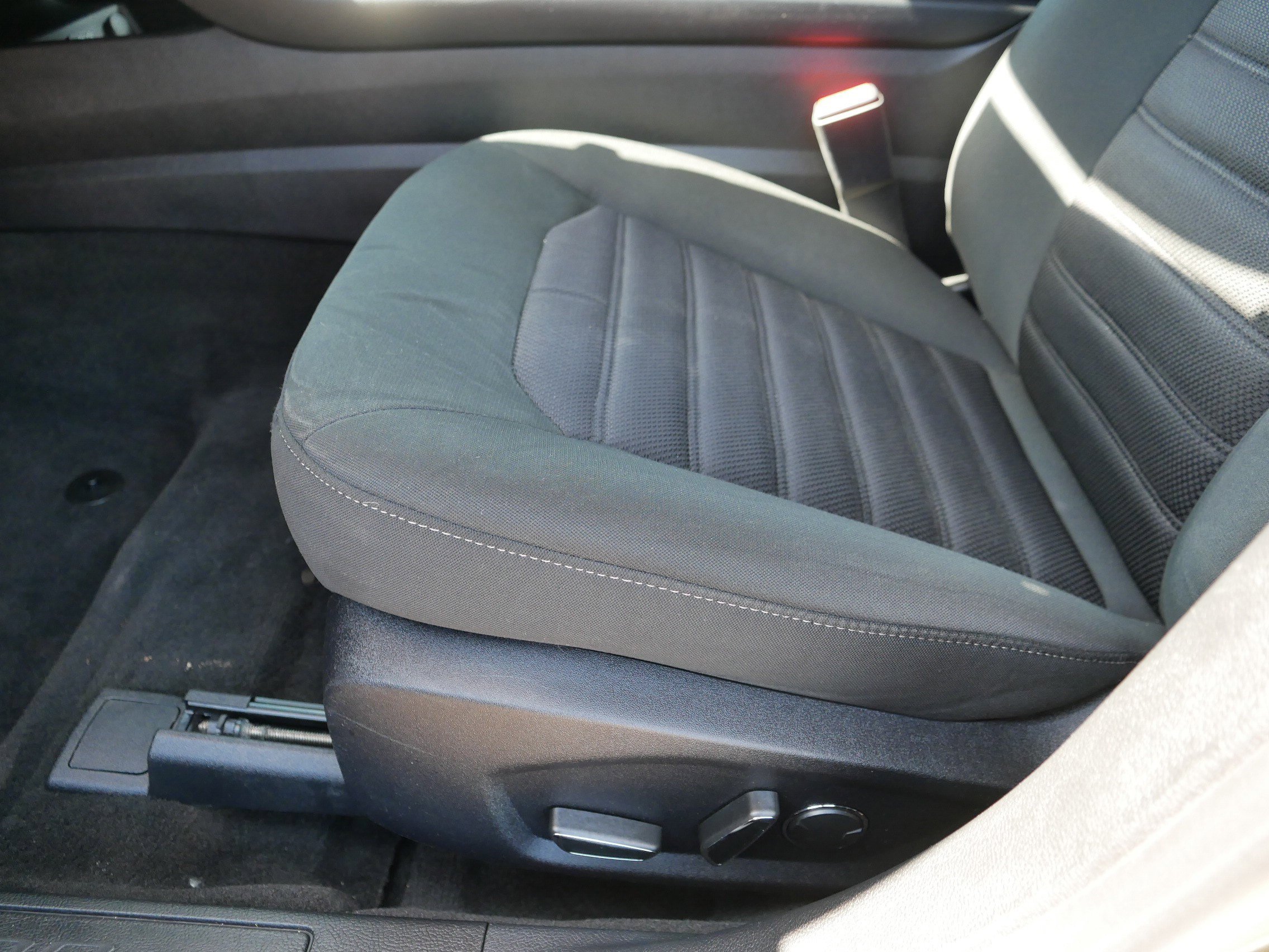Used 2019 Ford Fusion SE FWD image 20