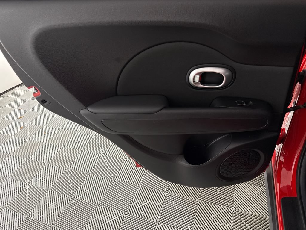 Used 2017 Kia Soul + FWD image 12
