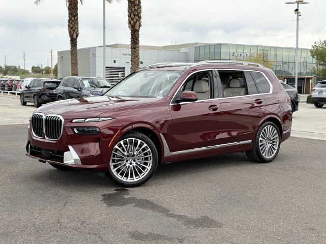 Used 2025 BMW X7 xDrive40i w/ Premium Package AWD/4WD image 2