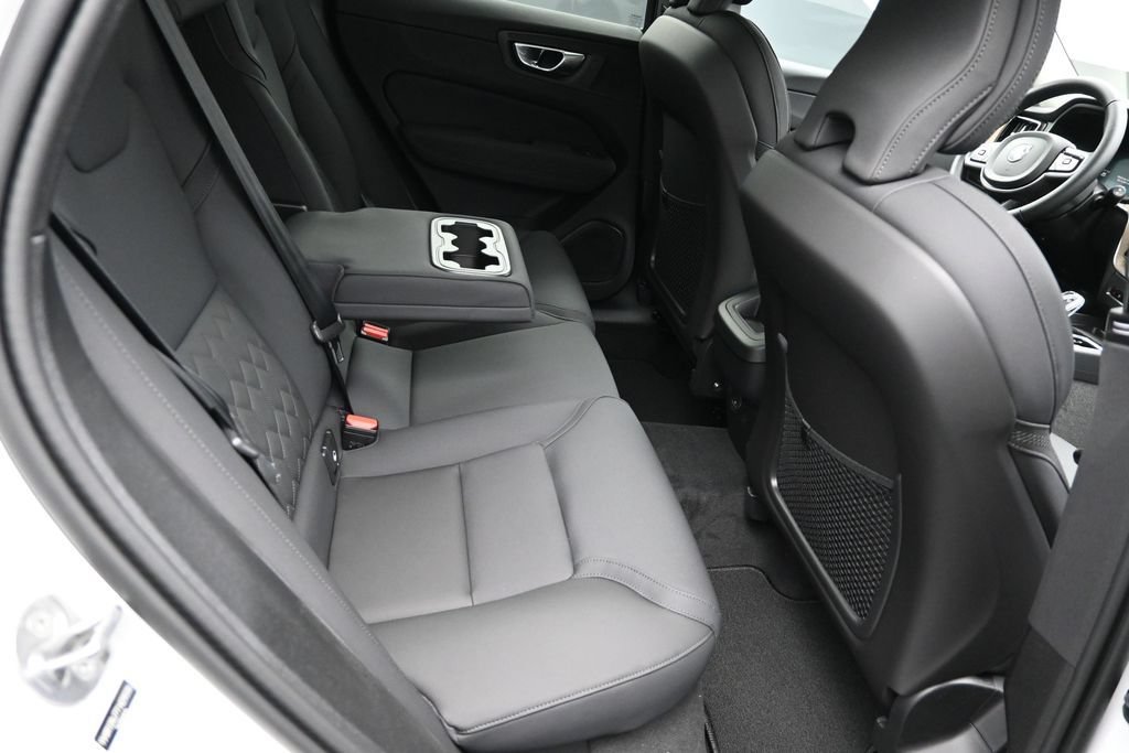 New 2026 Volvo XC60 B5 Core AWD/4WD image 17