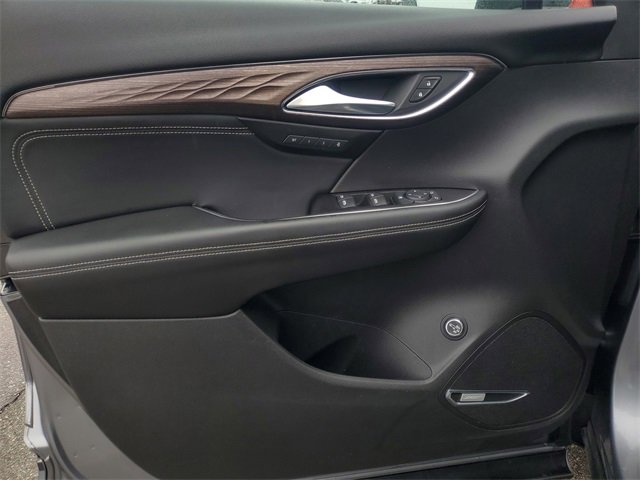 Used 2021 Buick Envision Avenir w/ Technology Package II image 13