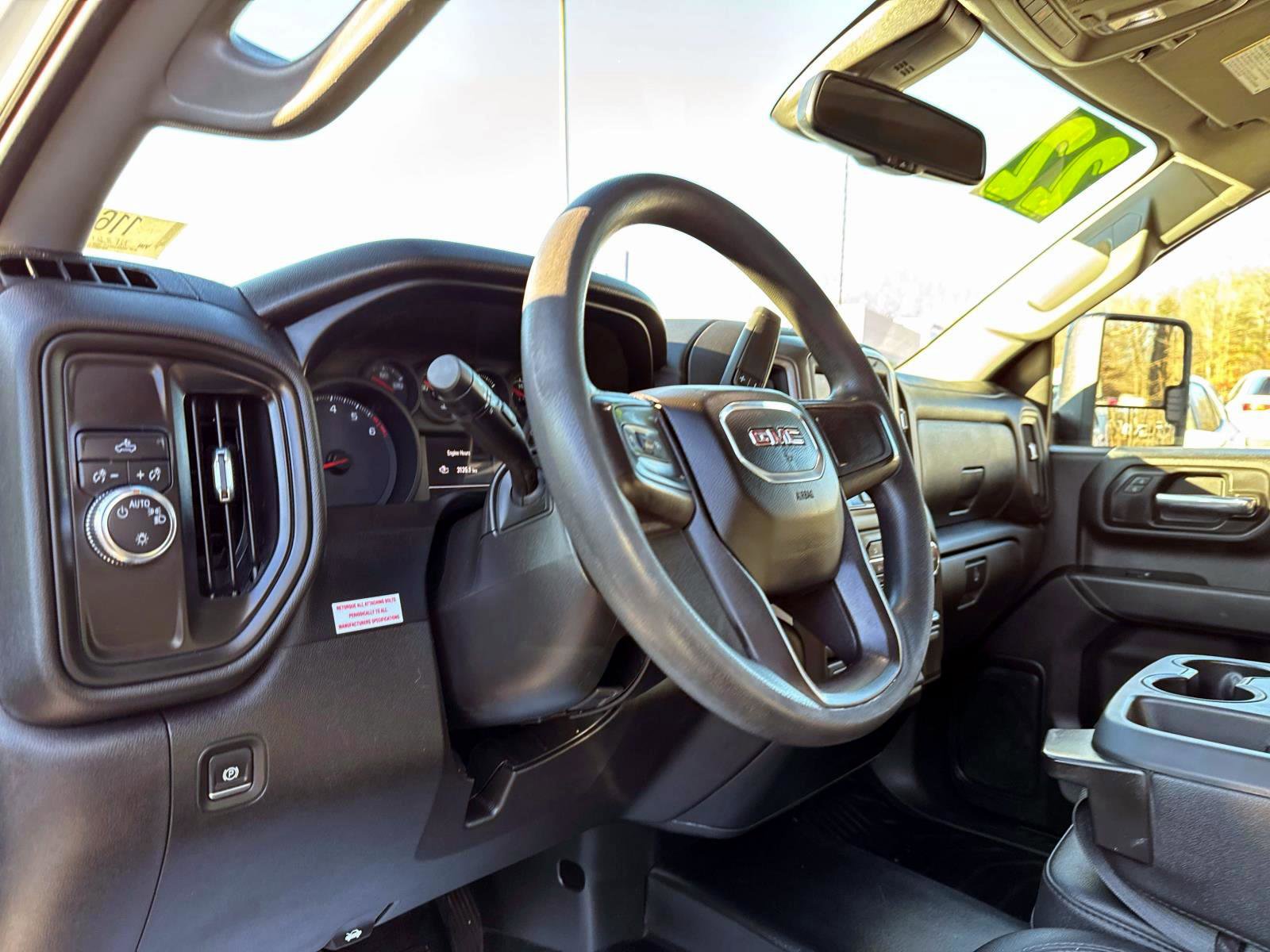 Certified 2022 GMC Sierra 3500 Pro w/ Convenience Package image 12