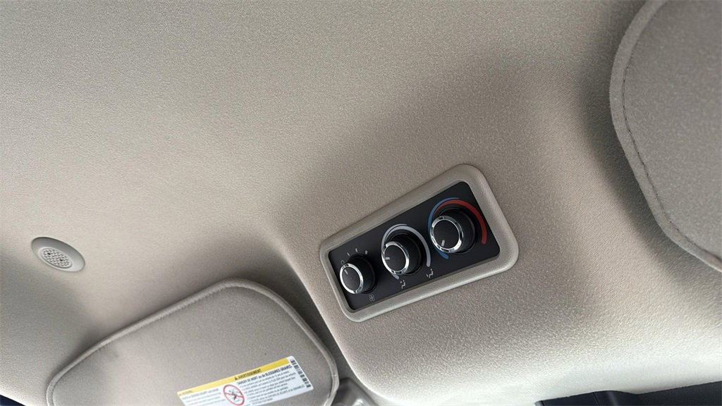 Used 2025 Chevrolet Express 3500 LT w/ LT Preferred Equipment Group image 31