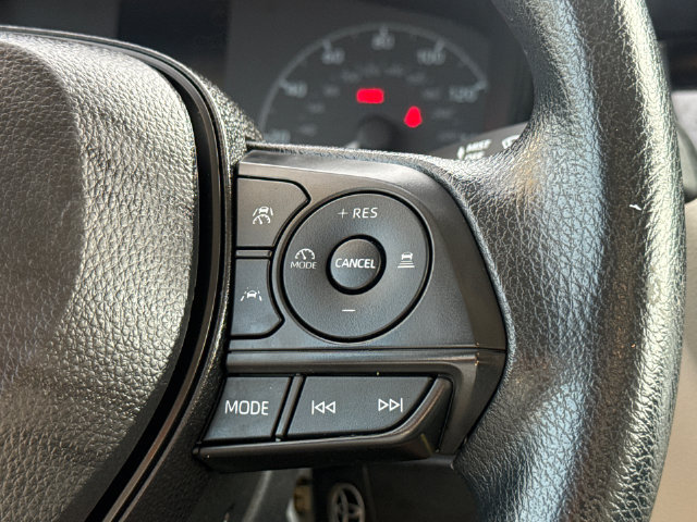 Used 2025 Toyota Corolla LE FWD image 27