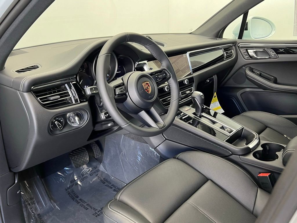 New 2026 Porsche Macan Turbo image 4