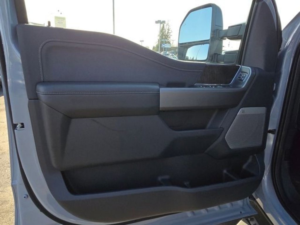 New 2025 Ford F350 Lariat w/ Lariat Ultimate Package image 14