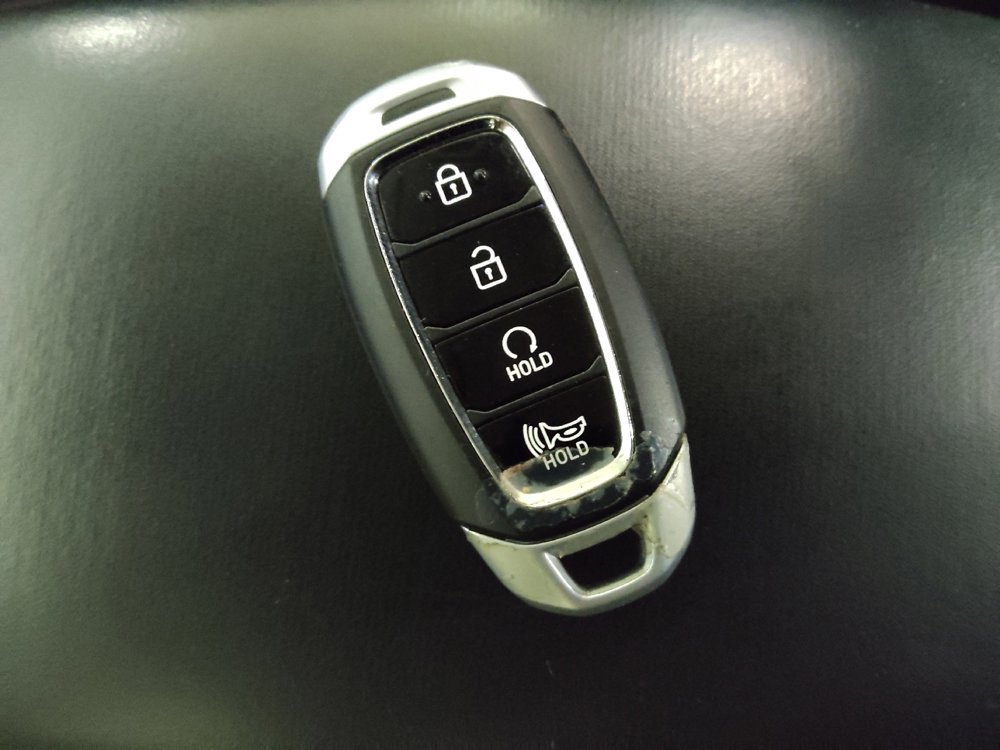 Used 2024 Hyundai Venue SEL FWD image 32