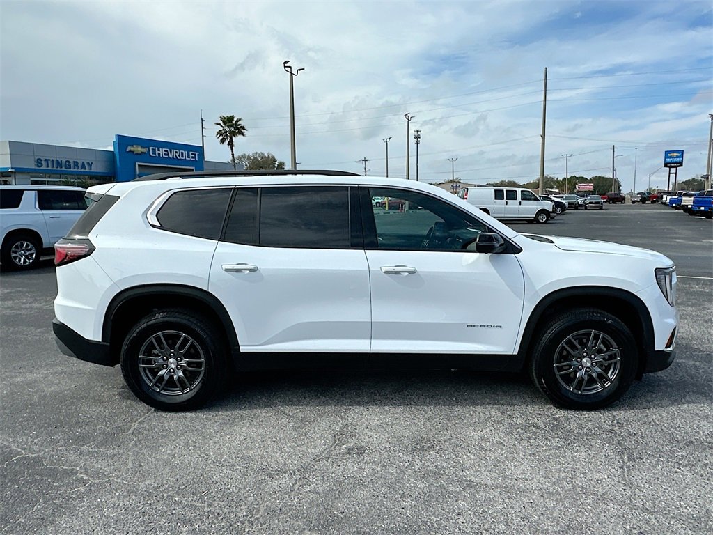 Used 2025 GMC Acadia Elevation image 4