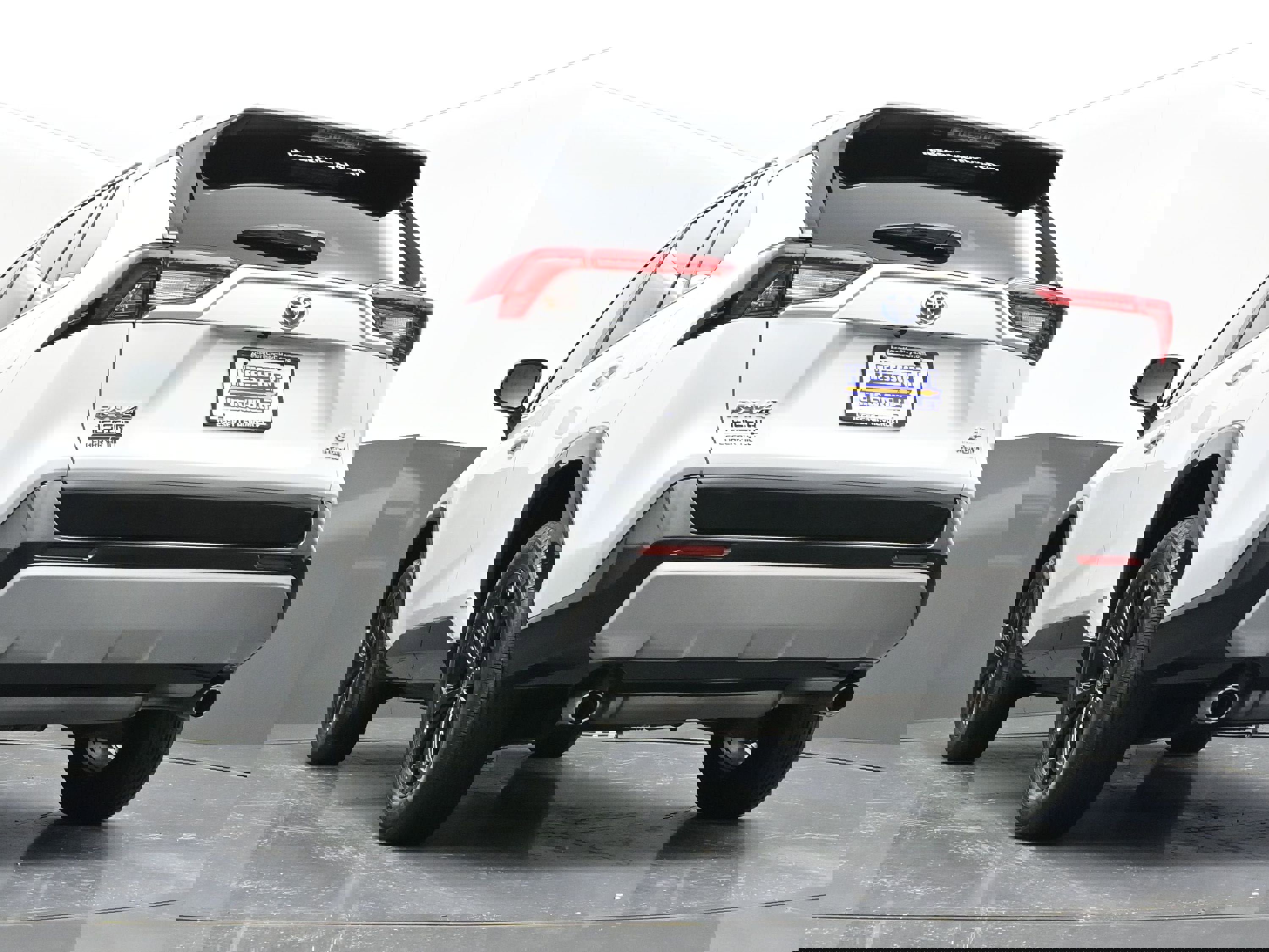 Used 2023 Toyota RAV4 SE image 40