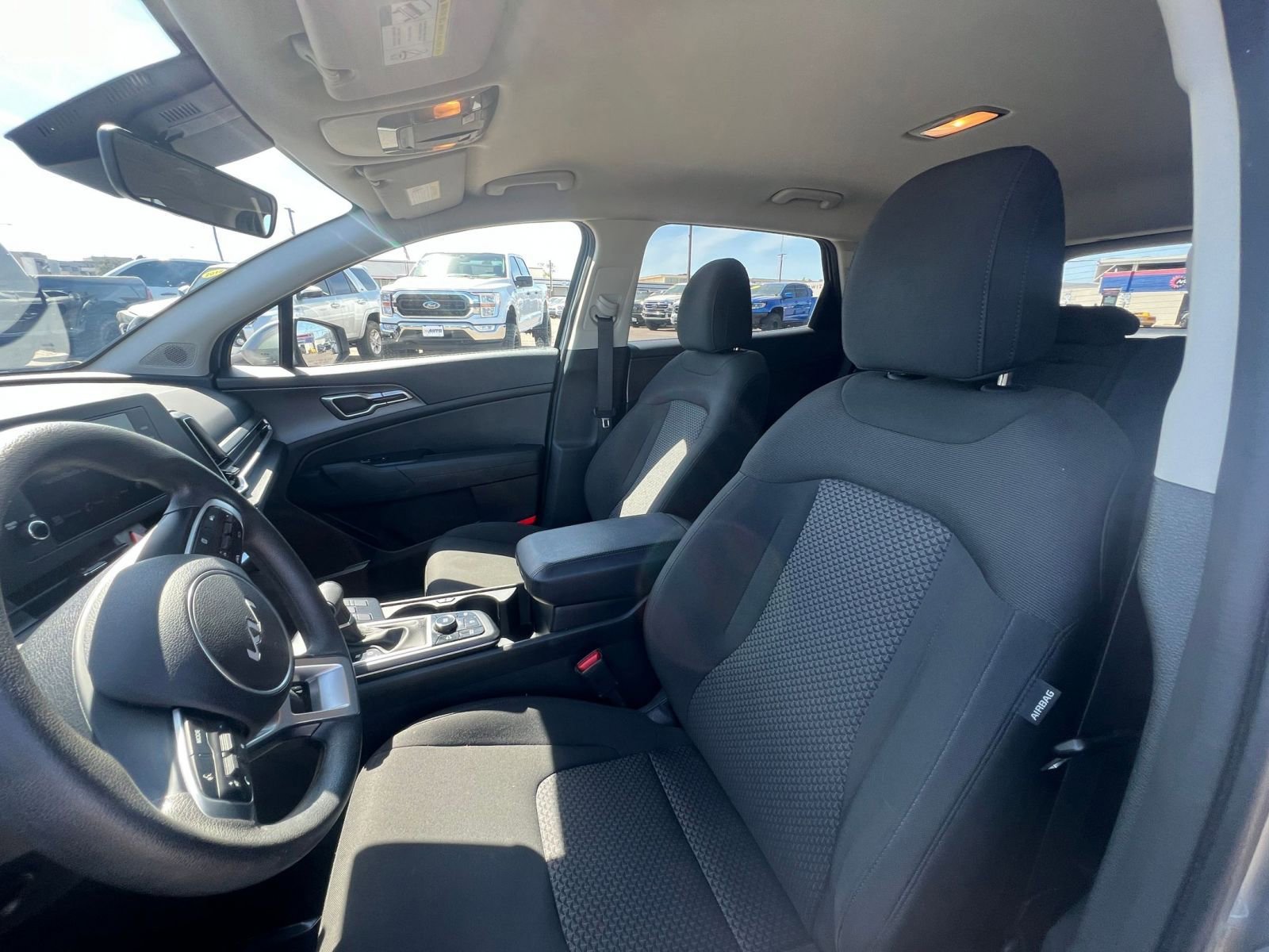 Used 2025 Kia Sportage LX FWD image 36