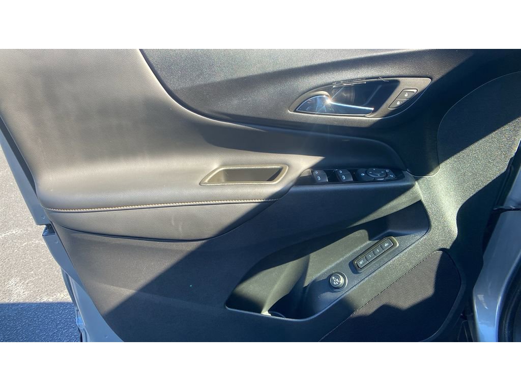 Used 2023 Chevrolet Equinox Premier image 7