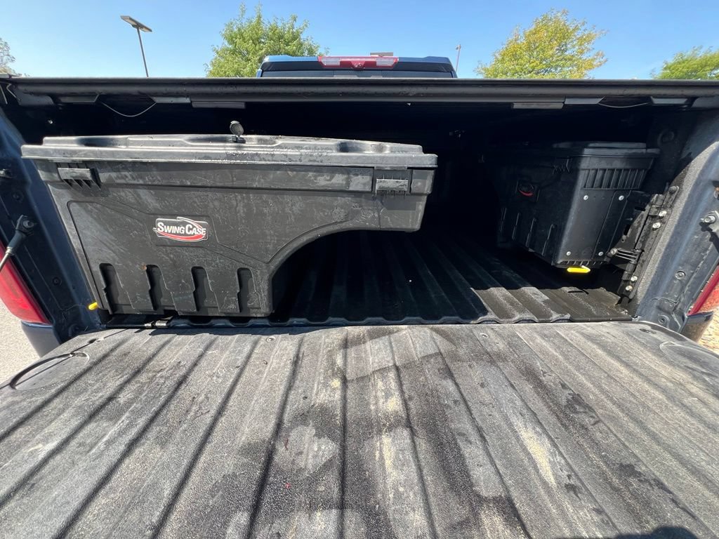 Used 2023 Chevrolet Silverado 1500 High Country w/ High Country Premium Package AWD/4WD image 25