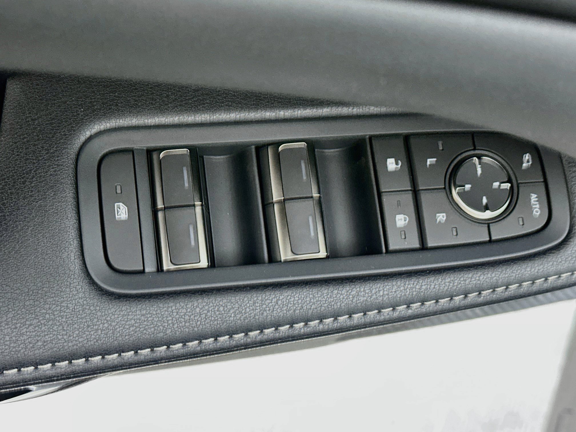 New 2026 Lexus RX 350h w/ Convenience Package AWD/4WD image 17