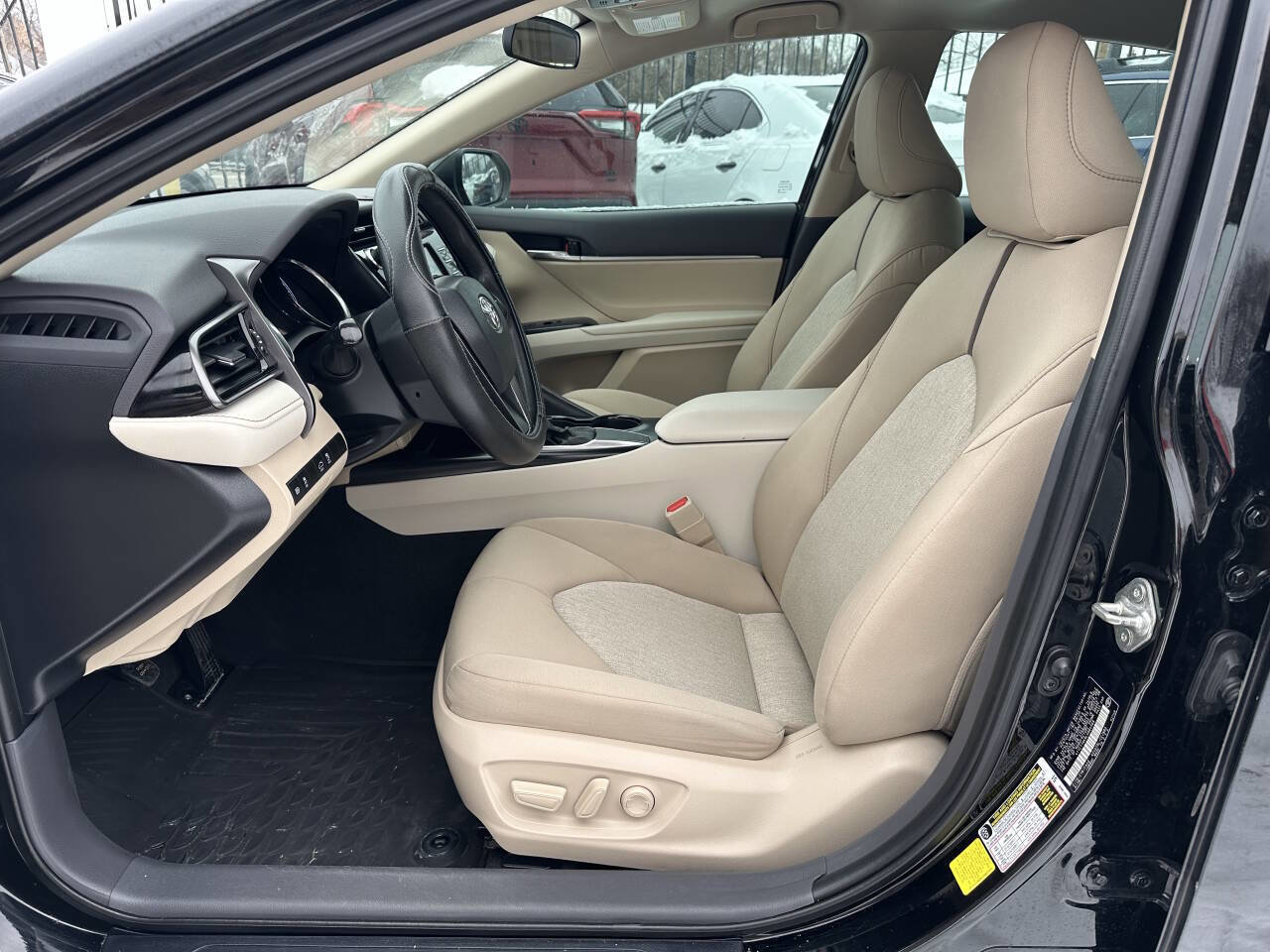 Used 2020 Toyota Camry LE image 12