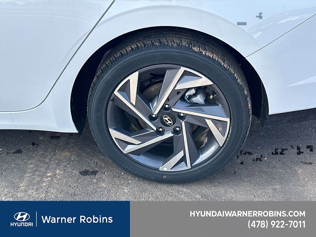 New 2025 Hyundai Elantra Sport image 18