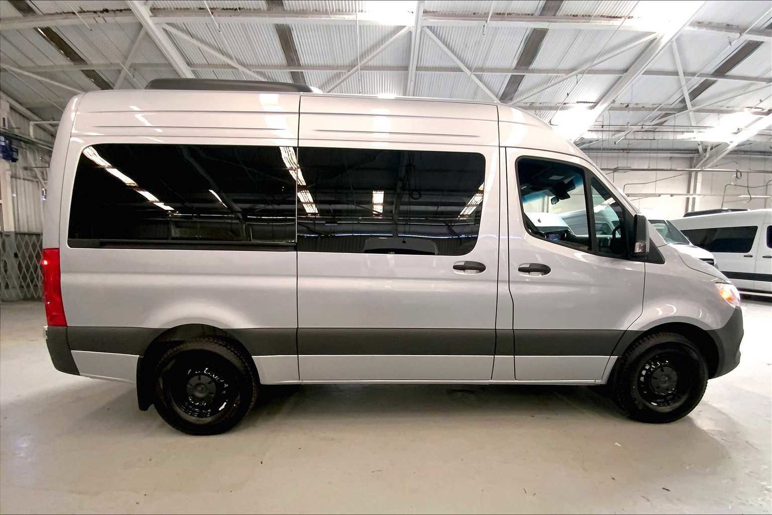 Used 2025 Mercedes-Benz Sprinter 2500 image 8