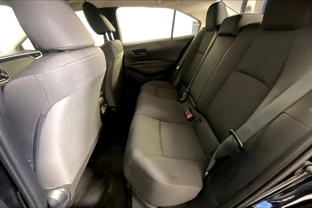 Used 2025 Toyota Corolla LE FWD image 34