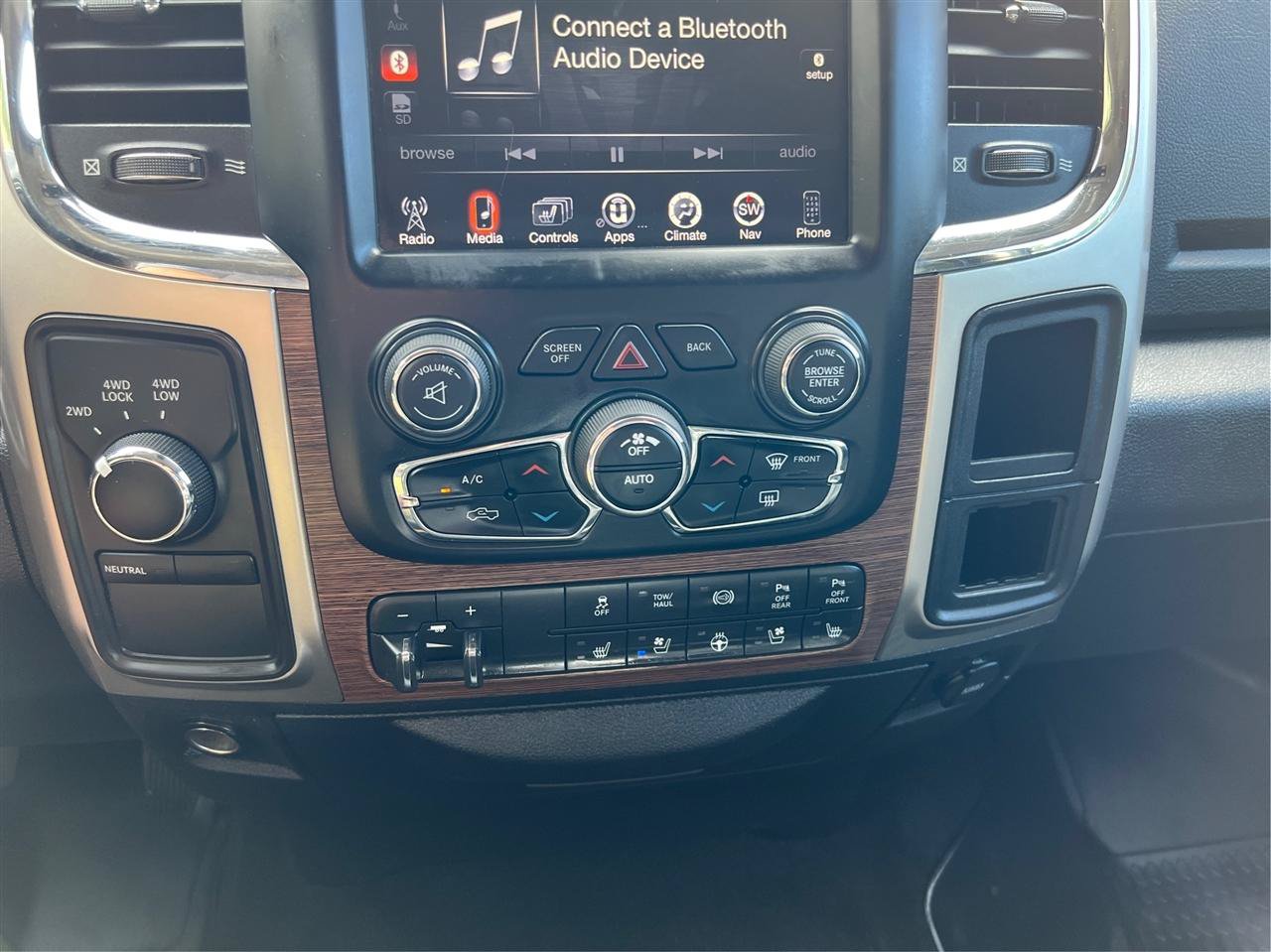 Used 2016 RAM 3500 Laramie w/ Cold Weather Group AWD/4WD image 28