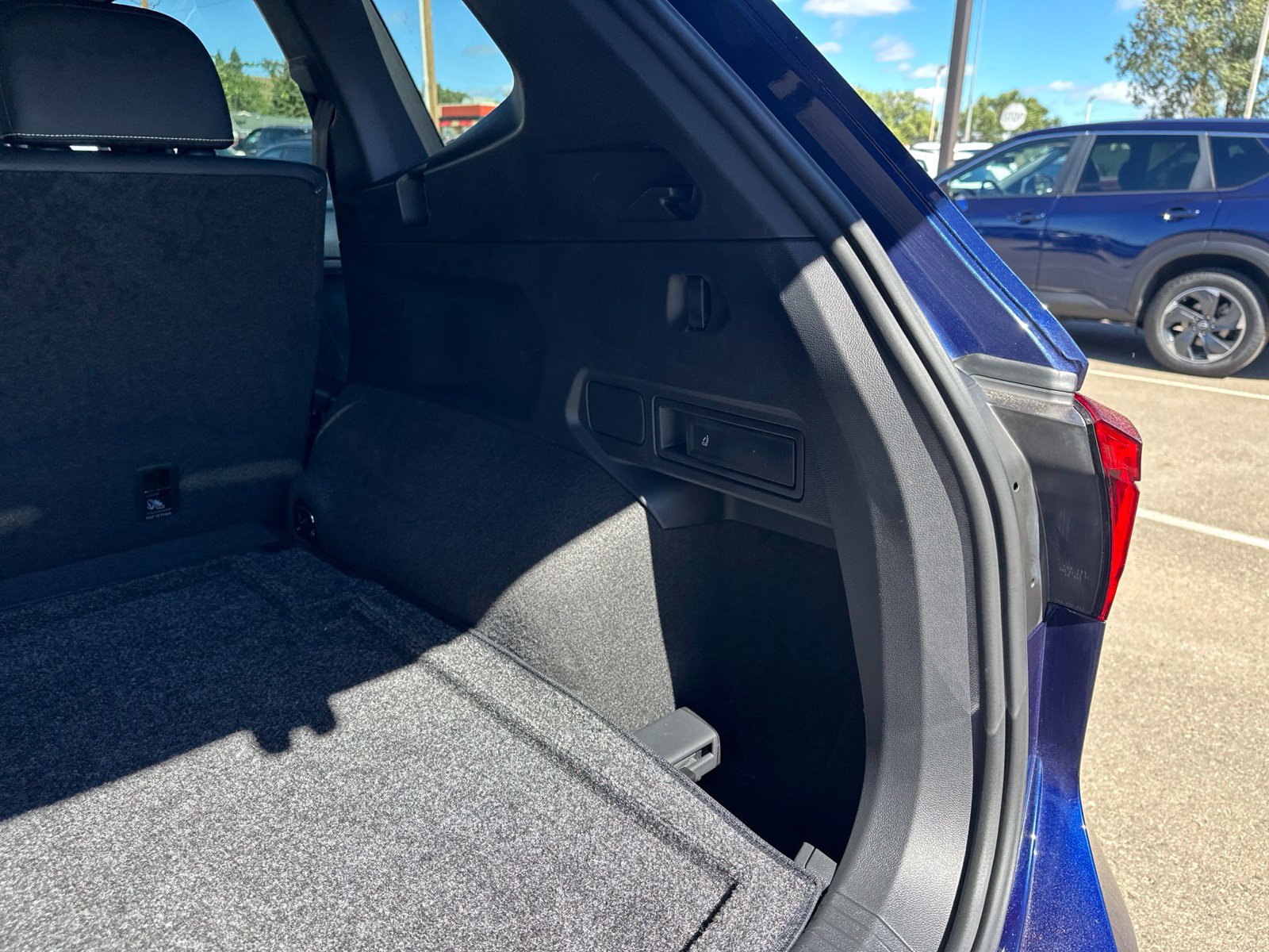 Certified 2024 Volkswagen Tiguan SEL R-Line w/ MDO Package, Two-Row AWD/4WD image 28