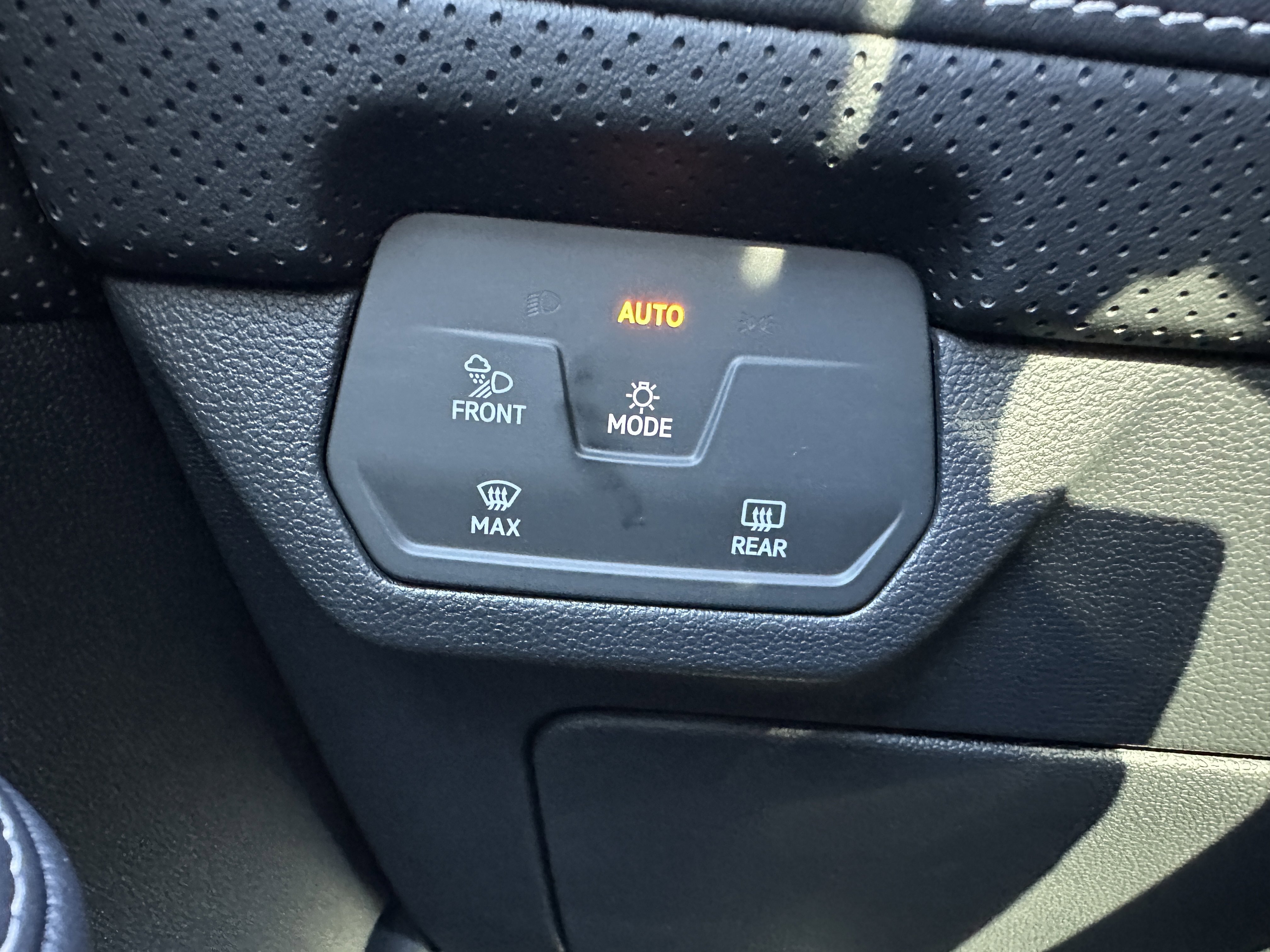 New 2026 Volkswagen Atlas SEL image 14