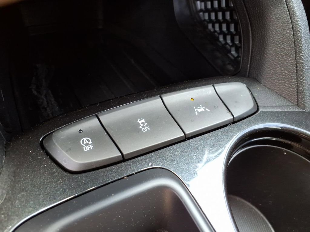 Used 2023 Chevrolet TrailBlazer LT FWD image 17