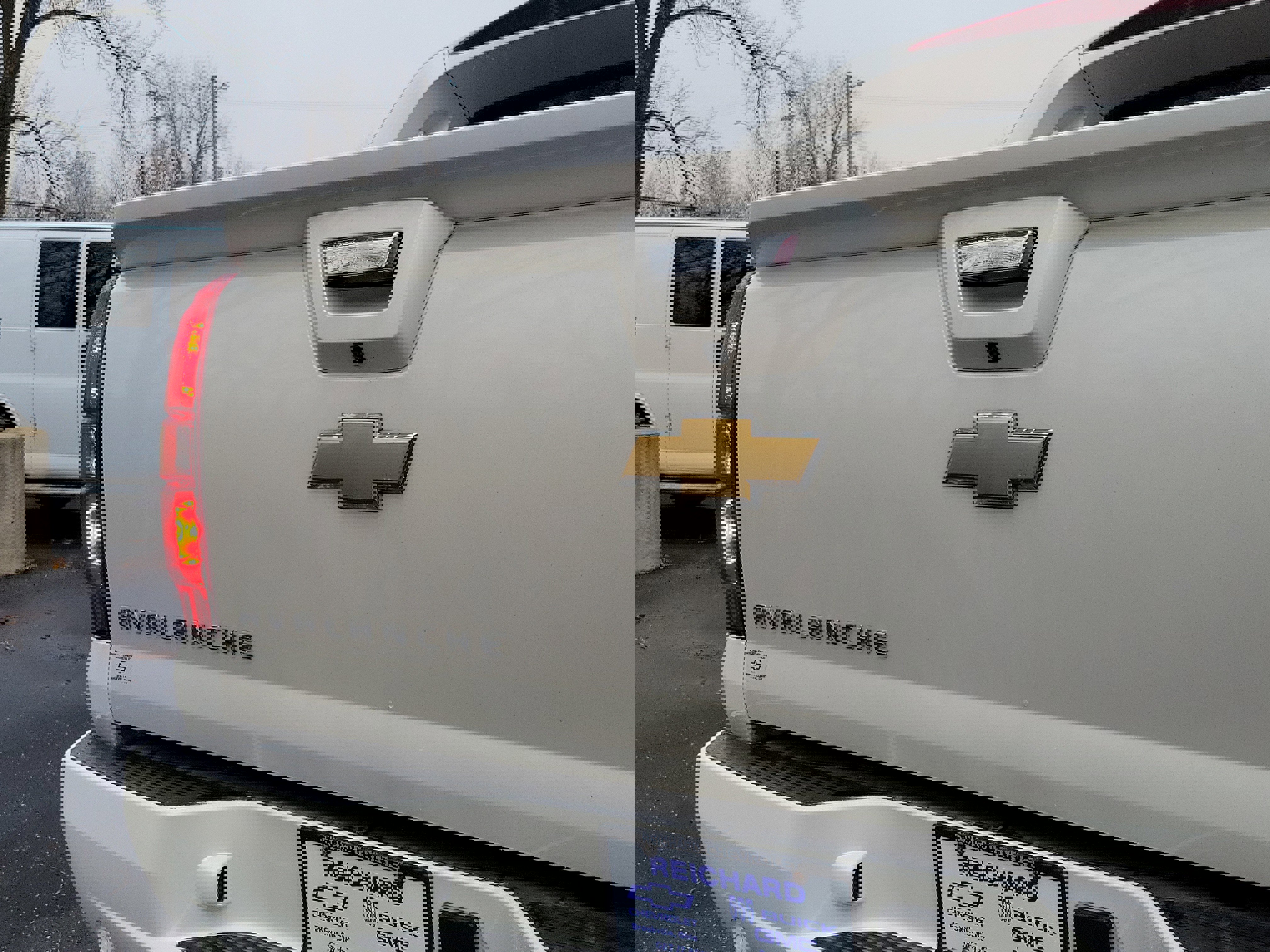 Used 2013 Chevrolet Avalanche LTZ image 8