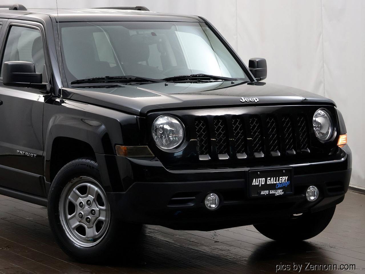 Used 2017 Jeep Patriot Sport FWD image 2