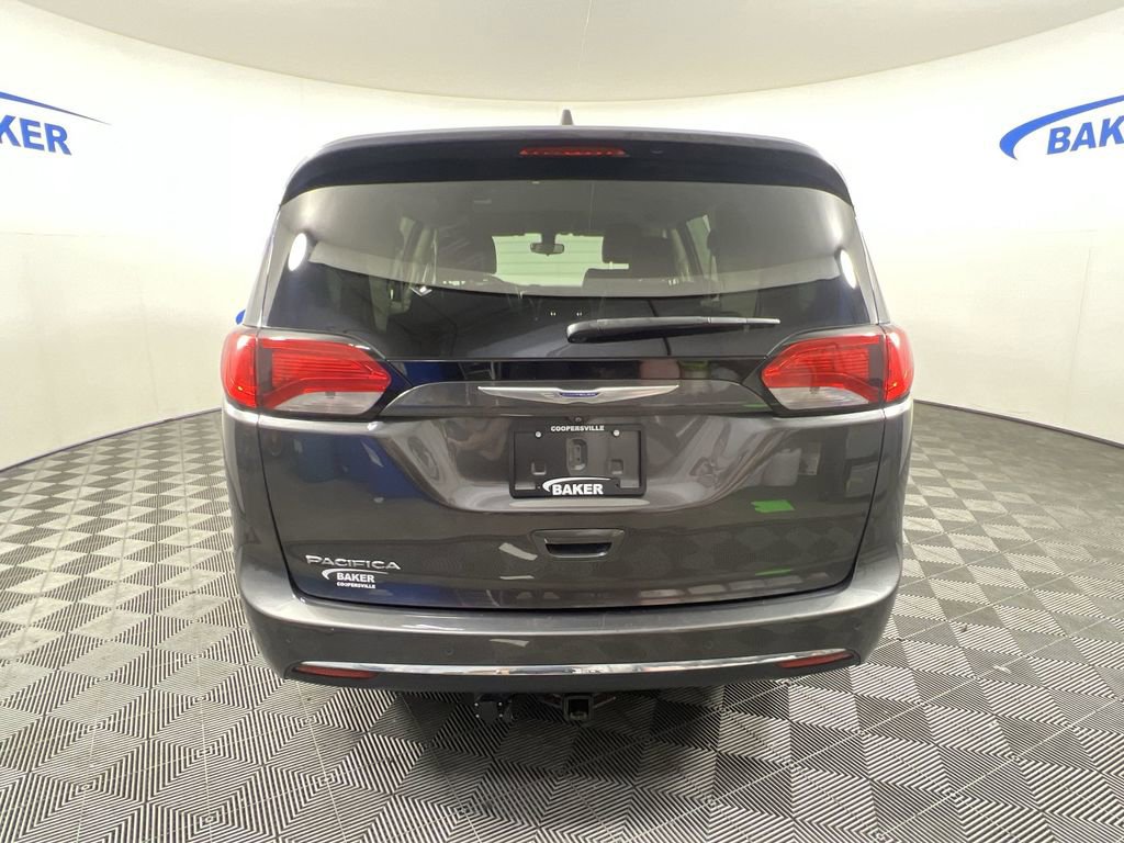 Used 2018 Chrysler Pacifica Touring-L w/ Premium Audio Group FWD image 8