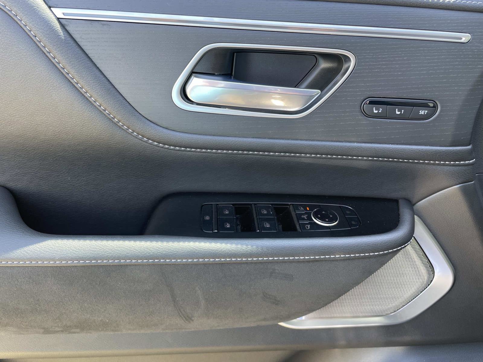 Used 2025 INFINITI QX80 Sensory AWD/4WD image 19