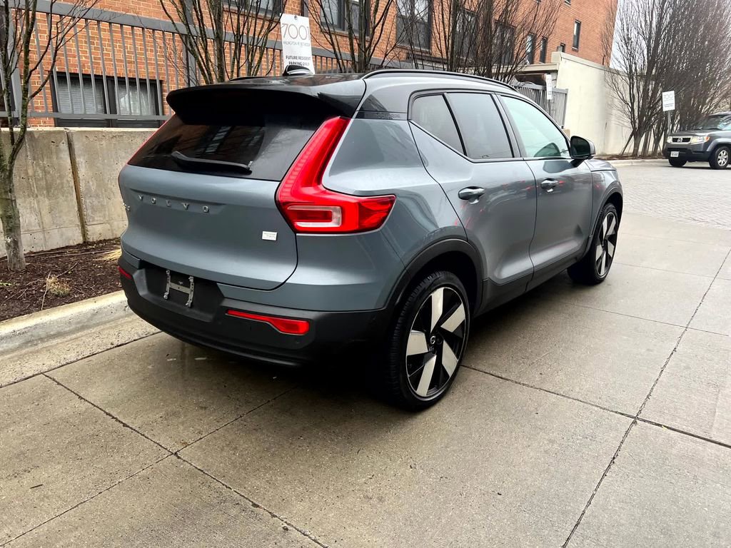 Used 2023 Volvo XC40 Recharge Ultimate image 5