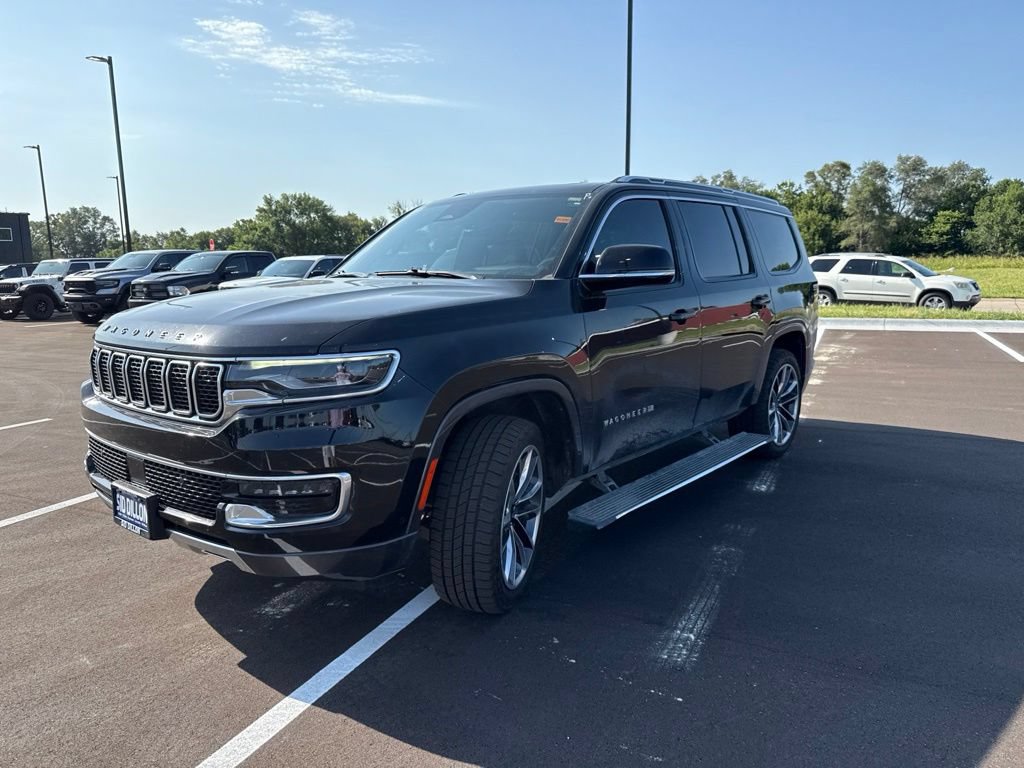 Used 2022 Jeep Wagoneer Series III w/ Premium Group I AWD/4WD image 31