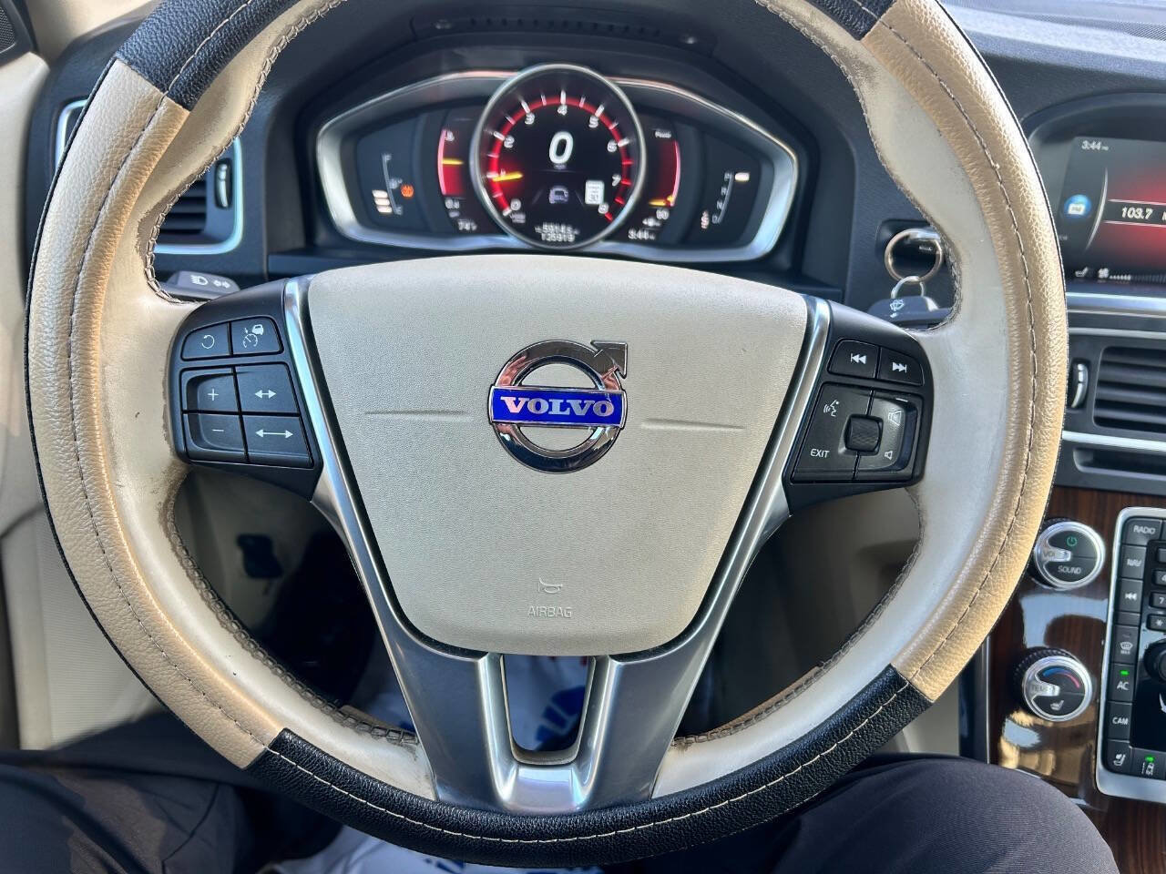 Used 2015 Volvo S60 T5 Platinum image 17