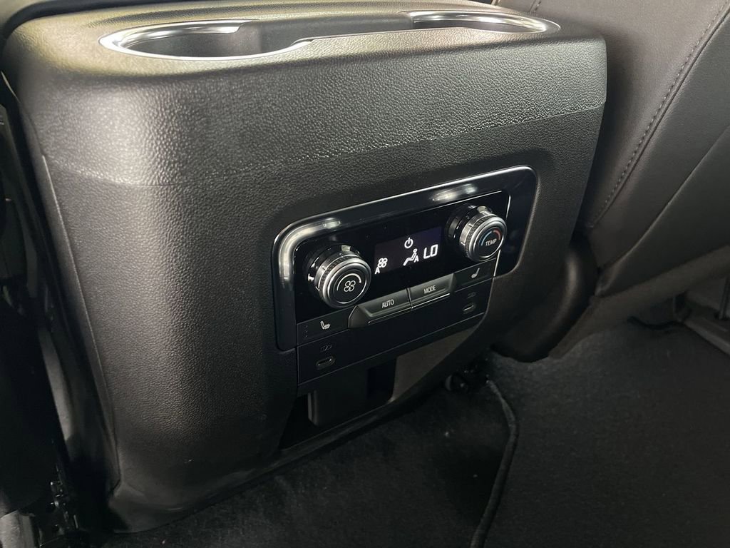 New 2026 GMC Yukon Elevation image 21