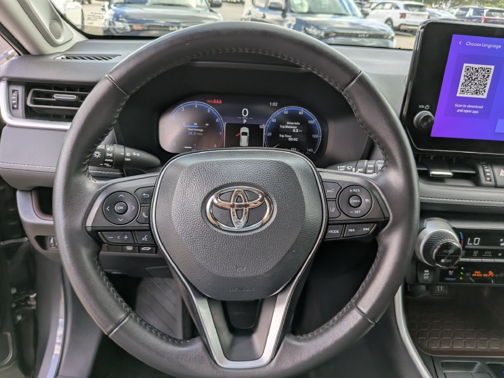 Used 2025 Toyota RAV4 Limited FWD image 33