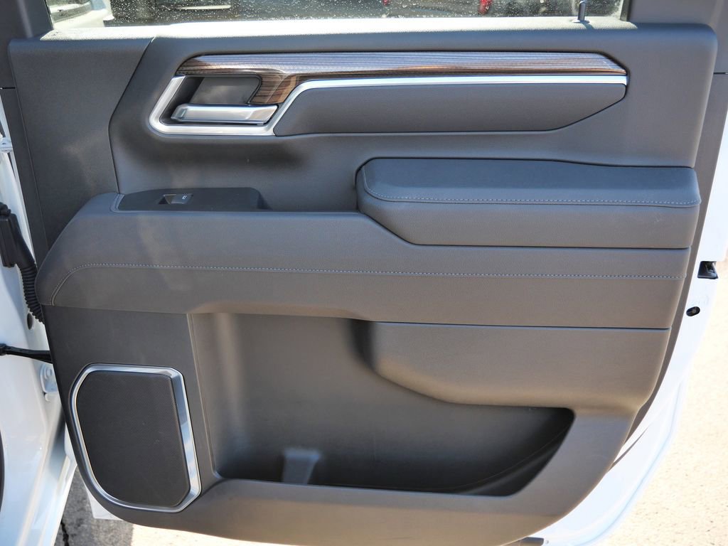 Used 2025 Chevrolet Silverado 2500 LT w/ Convenience Package image 17