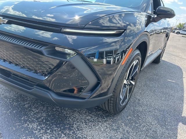 New 2026 Chevrolet Equinox EV LT image 9